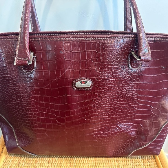 Gloria Vanderbilt Red/Burgandy Croc Patterned Shoulder Bag/Tote - Picture 13 of 13
